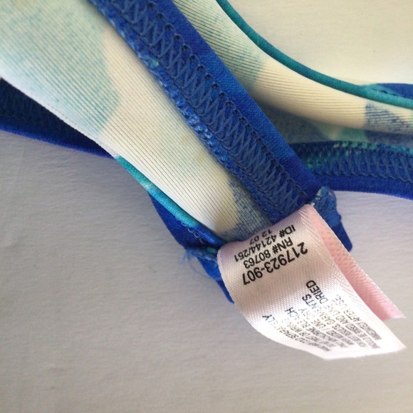 VICTORIAS SECRET WATERCOLOR BIKINI TOP SIZE 34C - Picture 6 of 11